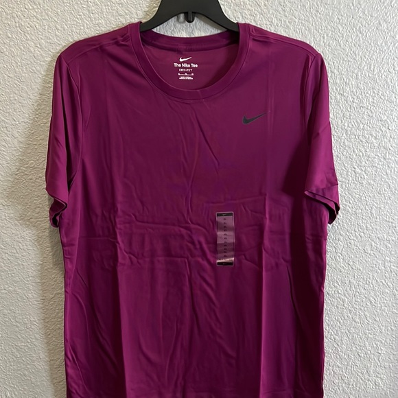 Nike Other - Men’s Nike Dri-Fit XL tee NWT berry colored